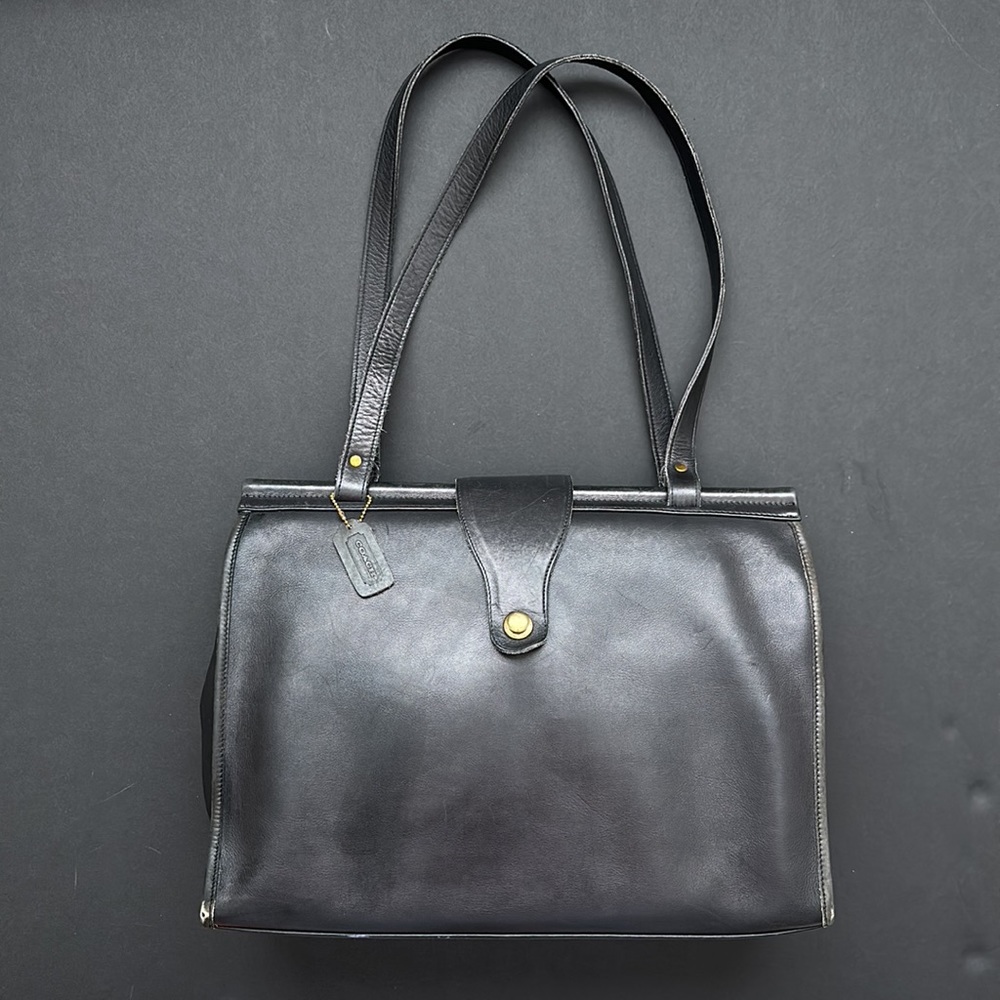 12/13 AT 3:00 PM EST COACH TALK

Vintage Coach 💼 👜……..and history!! - Picture 14 of 16